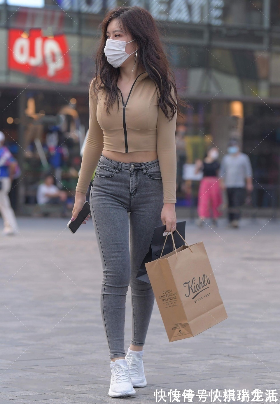 牛仔裤|一看知道不是啥“庸脂俗粉”,很想请她一起吃饭,花多少钱都行