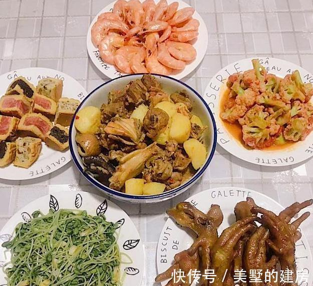 国庆回娘家蹭饭,妈妈做了一桌我爱吃的菜,超下饭,网友:是亲妈