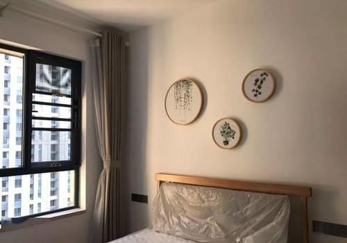 收纳|老公在厕所门口打个柜子，超实用，跟卧室一起，能装下“全世界”