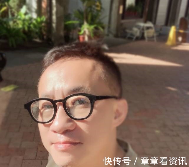 女歌手二婚办婚礼,男星包840元红包被嫌少,