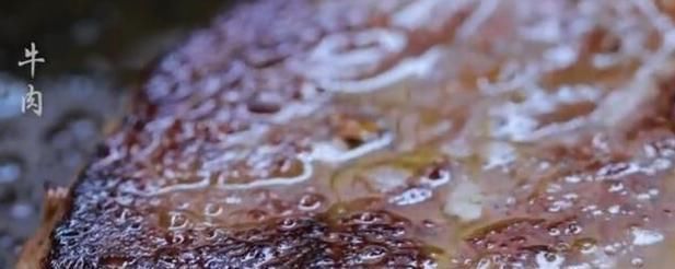 李子柒做的牛排能吃吗去掉美颜滤镜都糊了,网友毫无食欲