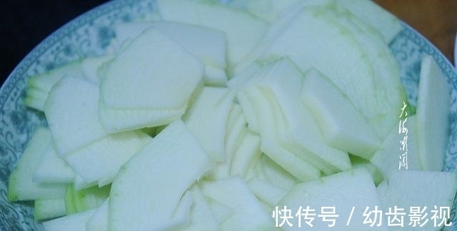 青椒|秋天，女人要多吃这菜，维C含量高，营养防燥，皮肤好不显老