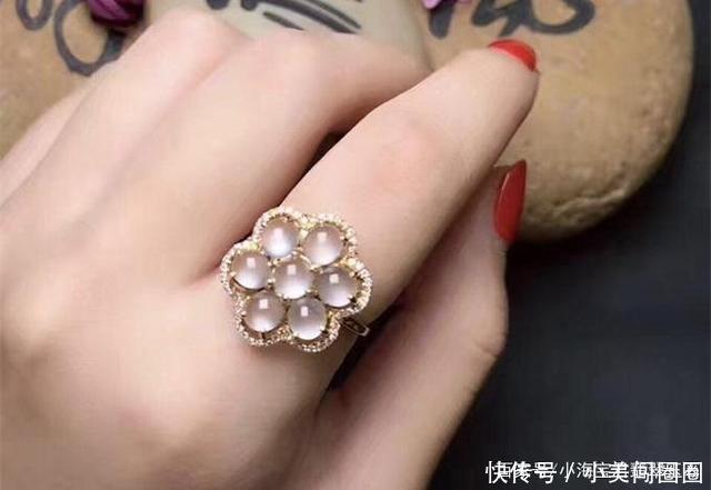 手指|翡翠戒指可别乱戴!戴在不同的手指上,都有着不同的寓意和作用