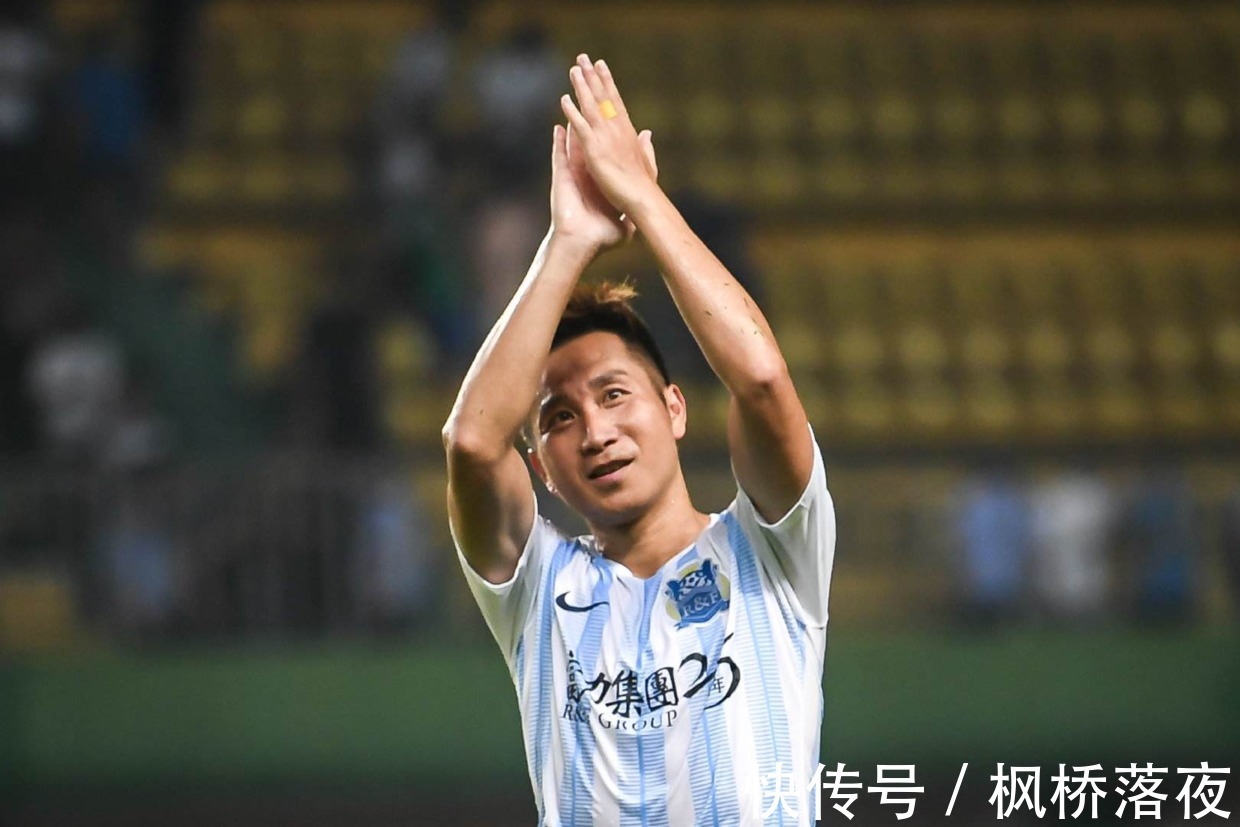 广州|狂奔40米门前补射空门得手！广州足球又出一个卢琳，年仅18岁！