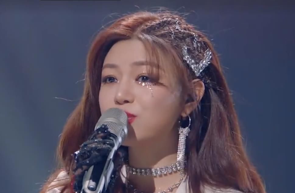 无美颜镜头怼|37岁陈妍希录节目,无美颜镜头怼脸拍时,这颜值确定没开玩笑?