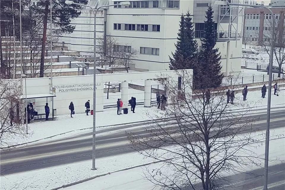 去了尼泊尔才知道，这里没有寡妇，女人公开沐浴，一生结三次婚！