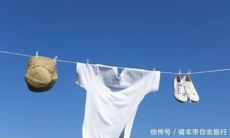 夏天|夏天白衣服好看却不耐脏，发黄、粘上污渍怎么办都在这一篇