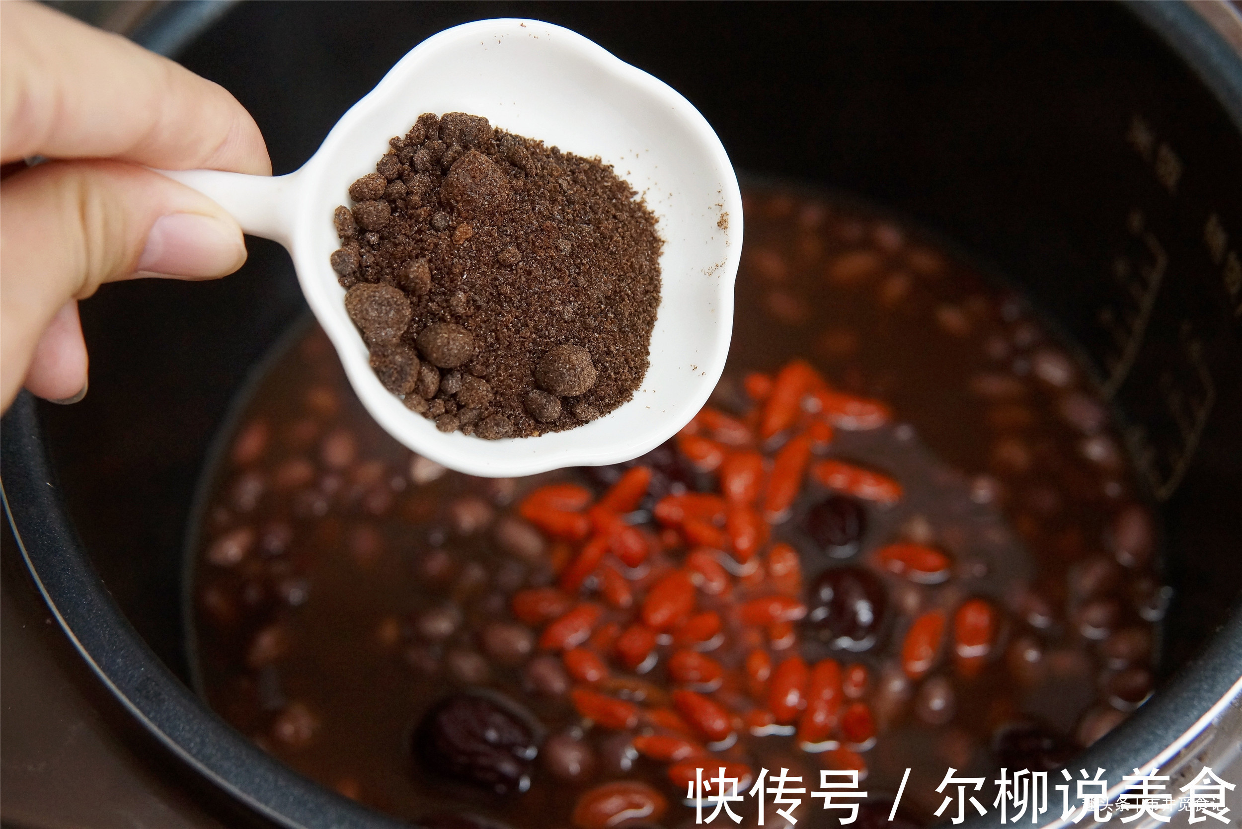 红皮|秋天,聪明女人常喝的“五红汤”,一周煮几回,元气满满好入秋