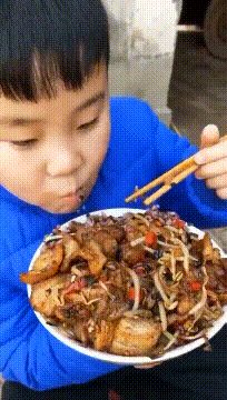 |搞笑GIF趣图:一个父亲的承诺,不管怎样都要给孩子带回家