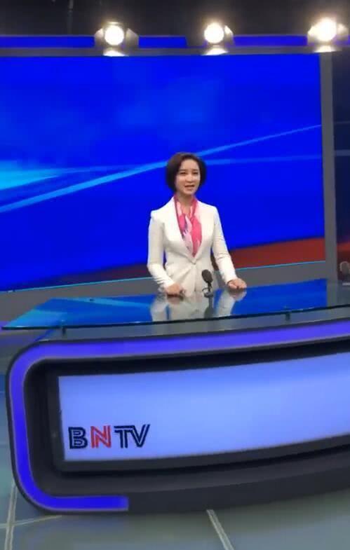 電視臺(tái)主持能有多不正經(jīng)看看這位女主持，網(wǎng)友你哪個(gè)臺(tái)的