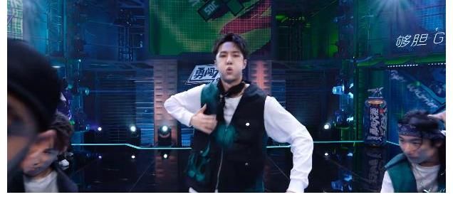 oldschool|“一波王炸”高難度齊舞，劉憲華戰隊輕松碾壓，王一博清醒又真誠