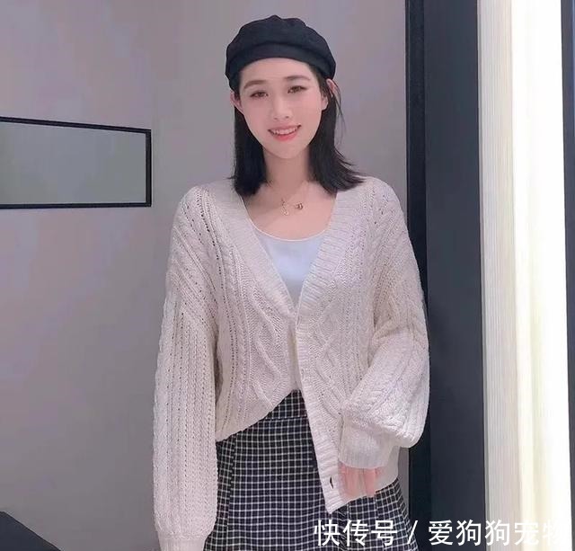 奶奶衫+烟管裤 悦穿搭“奶奶衫+烟管裤”,时髦显瘦还减龄!