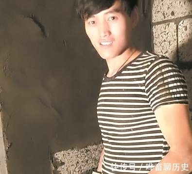 农民工一幅字吸粉1.4万,人民日报都点赞,粉丝:高手在工地