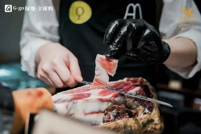 放大进博会溢出效应 进博商品集市在徐汇绿地缤纷城启幕