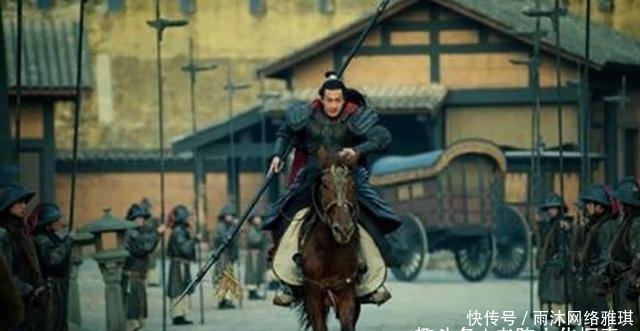 董卓|吕布都击败过哪些名将,为何他被称为三国第一猛将,原因在这里