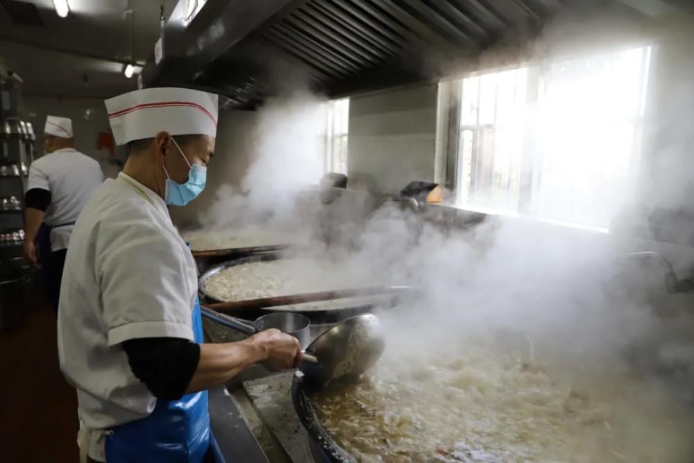  羊肉汤|太幸福了！冬至将临，幸福的海滨娃已经喝上羊肉汤啦！