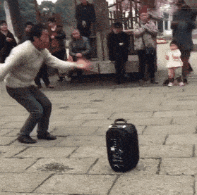 |搞笑GIF:美女,你这么调皮真的好吗?