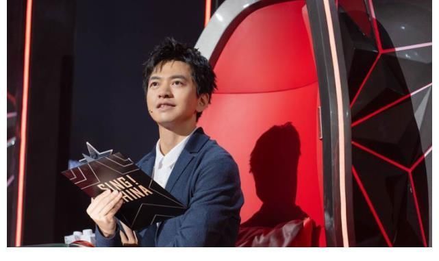 李宇春|导师李健强势回归《中国好声音》 对学员灵魂拷问让李荣浩急跳脚