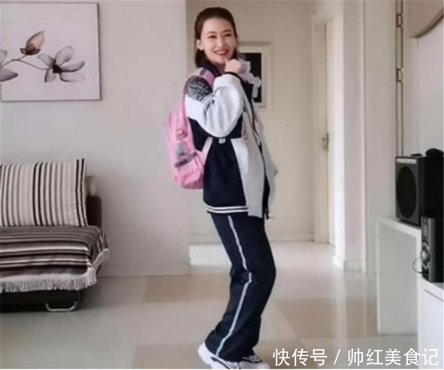 颜值|80后宝妈穿上初中女儿校服，惊艳了宝爸，网友：是心动啊