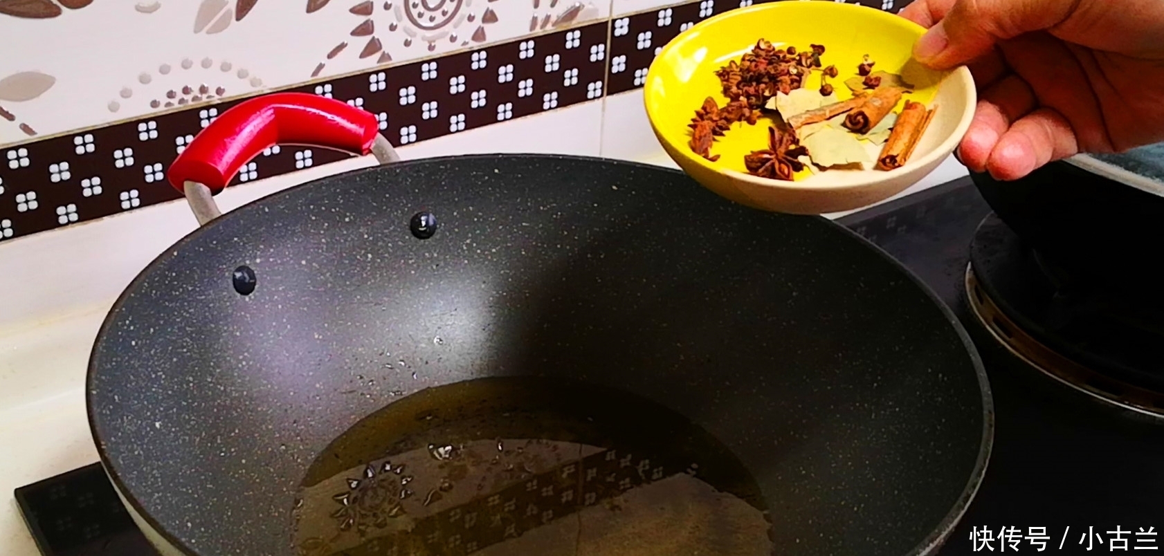 辣椒酱别再买着吃了,简单5步在家做,香辣下饭又卫生,3分钟学会