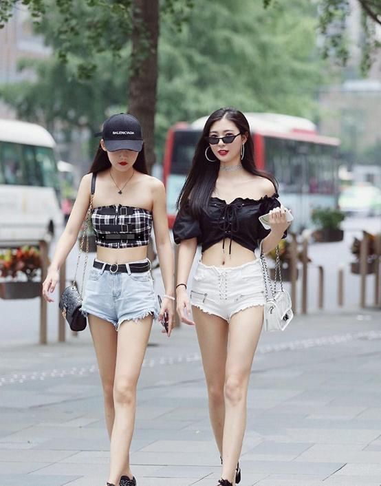 闺蜜团|气质慧质小姐姐,这个闺蜜团太甜美,两个小姐姐最爱哪个