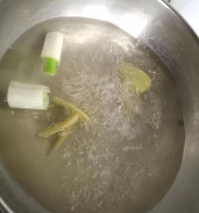 切成|这样做鱼,我们家隔三差五吃一次,永远也吃不腻