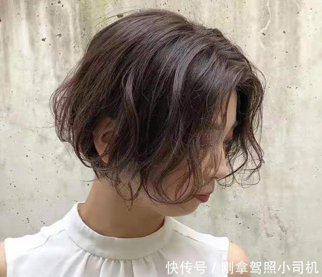 时髦|奔三奔四的女人换上这些发型,轻松拥有高级感,美得精致又时髦