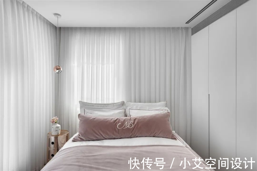 私宅|320㎡极简私宅，简单色彩呈现高雅质感