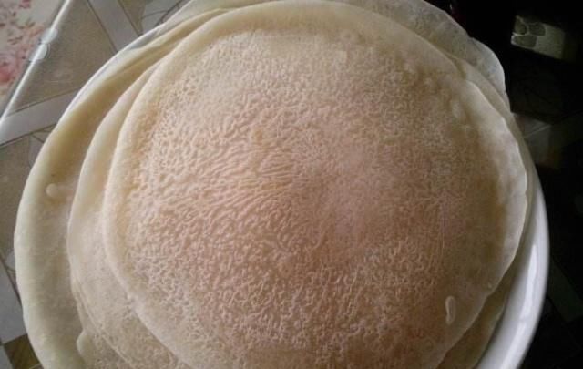 老妈|老妈教我做“春卷皮”,注意这一点,烙出来又香又脆,张张薄如纸