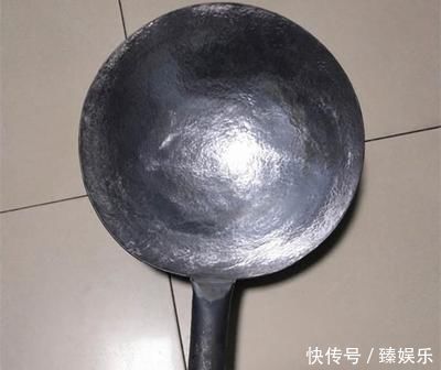 农村“土不粘锅”,靠电视一炮走红一锅难求,如今100一个没人要