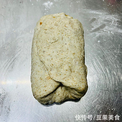 减肥|黑麦果仁欧包 核桃橙皮蔓越莓 减肥全麦面包