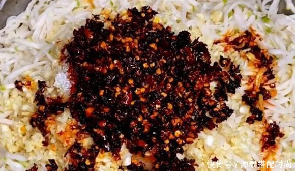 这菜酷似萝卜,8毛钱一斤,遇到要多买些,腌起来冬季吃最美味