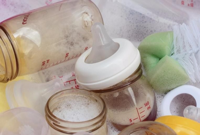 新手宝妈用开水烫奶嘴,医生:现在的年轻父母真不靠谱