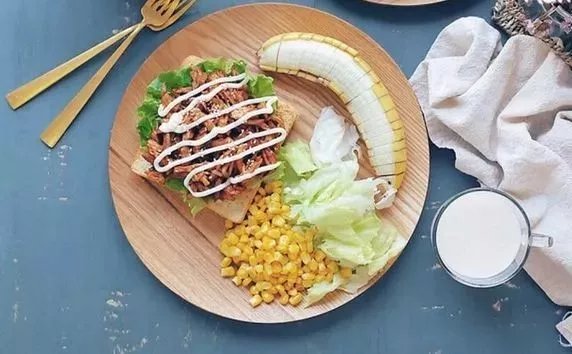 糙米饭|3招教你制作可口热量低的减脂餐，附上7天不重复的减脂食谱参考