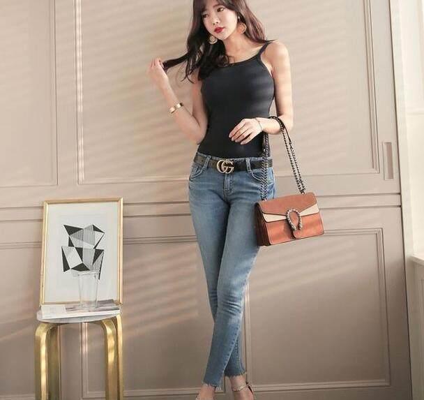 韩范的紧身牛仔裤,彰显青春活力,修身而不受束缚