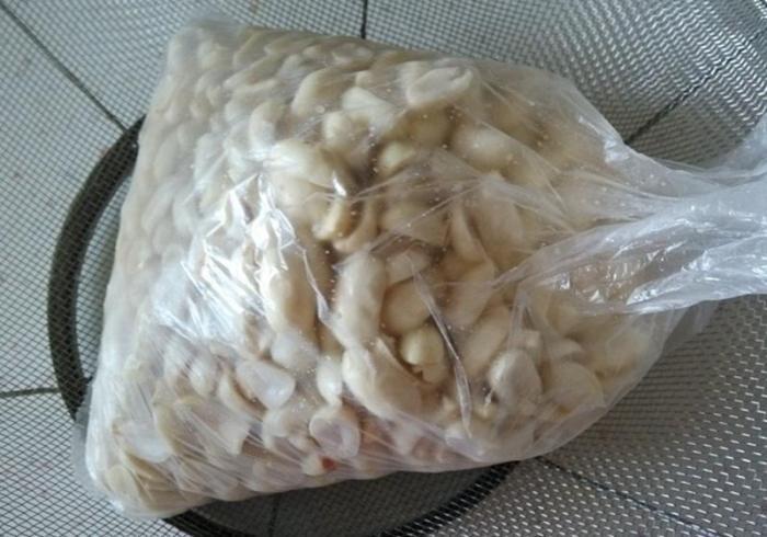 下酒的酒鬼花生,简单!只要掌握如此技巧,又香又酥还炸不糊