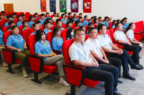 新华|《老师来了》燃爆河南新华 带你解锁动漫职业发展新姿势