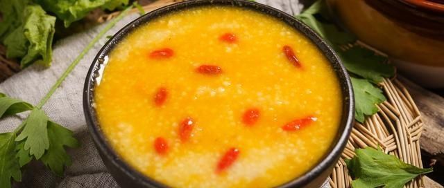 熬小米粥时不要再直接下锅煮,学会这一招,让小米粥又香又浓