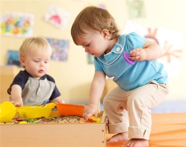 两个头|孕妇生下罕见“双头婴”,众人都来围观,专家的话却令人担忧