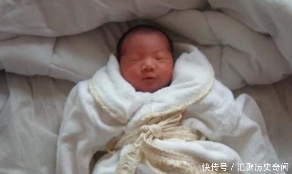 婴儿|婴儿非要我抱着睡, 一落地就醒, 我来教你该怎么办!