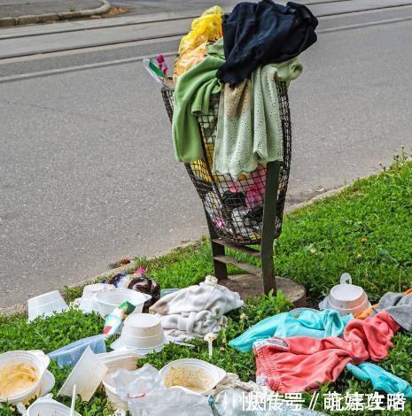 婷婷|送给朋友宝宝的“二手”童装,隔日在垃圾桶中发现,网友:做得对