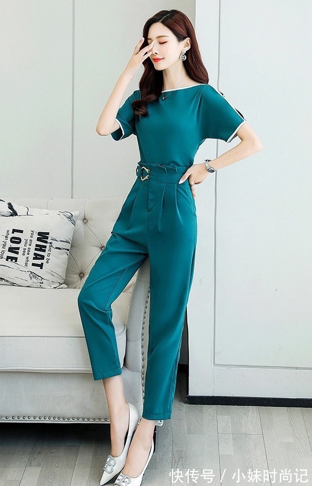 凸显|洋气的小脚裤，凸显大长腿，时尚女神范