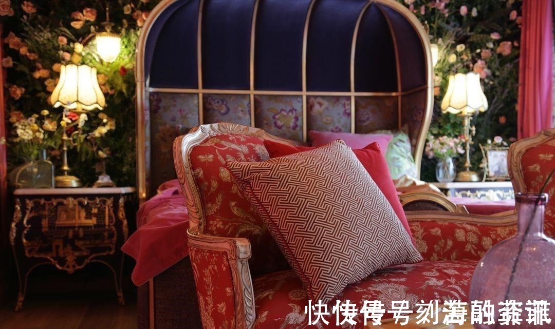 审美|大胆运用色彩的家居空间,每一个房间都独具特色,审美真是独特!