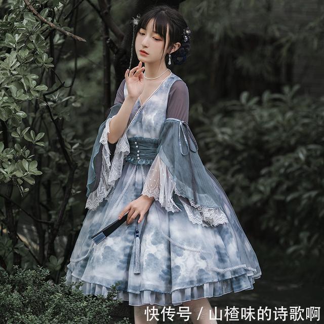 继“汉服lo”之后，jk又和汉服“搞”到了一起，破产少女又心动了