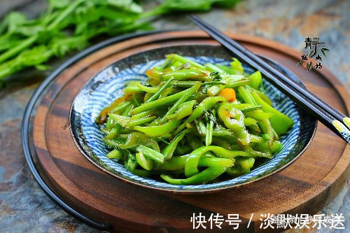 夏天|夏天遇上此菜，我从来不还价，三两下炒一盘，比大鱼大肉都香！