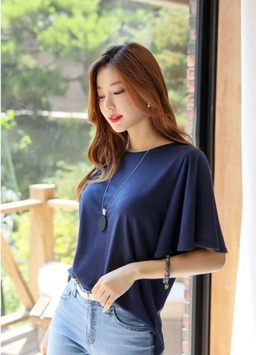 牛仔裤|“清凉可口”的紧身牛仔裤,清纯女神的撩发技能,网友真迷人