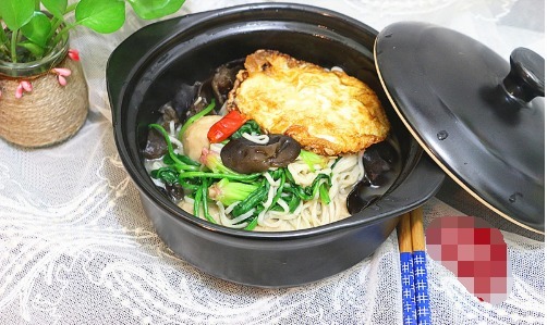 冬天就适合这样吃,煮上一锅,吃完身体也热腾腾的,真暖和