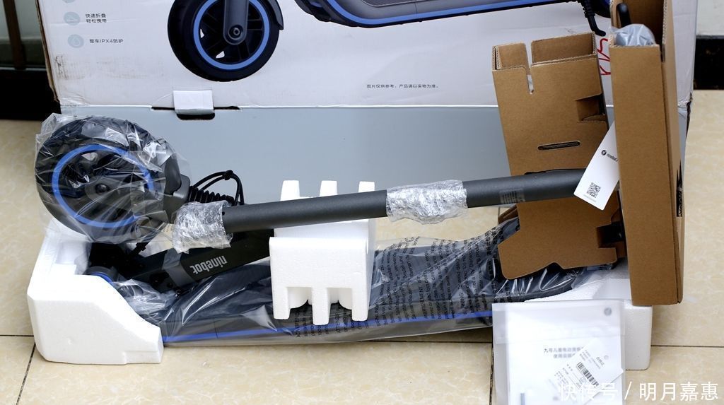 车把|女儿的暑假礼物,性能和安全都在线九号儿童电动滑板车E10体验