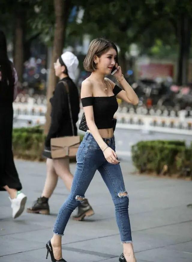 低腰裤|为何偏爱“低腰裤”?年轻女孩有话说,时髦洋气又显线条美!