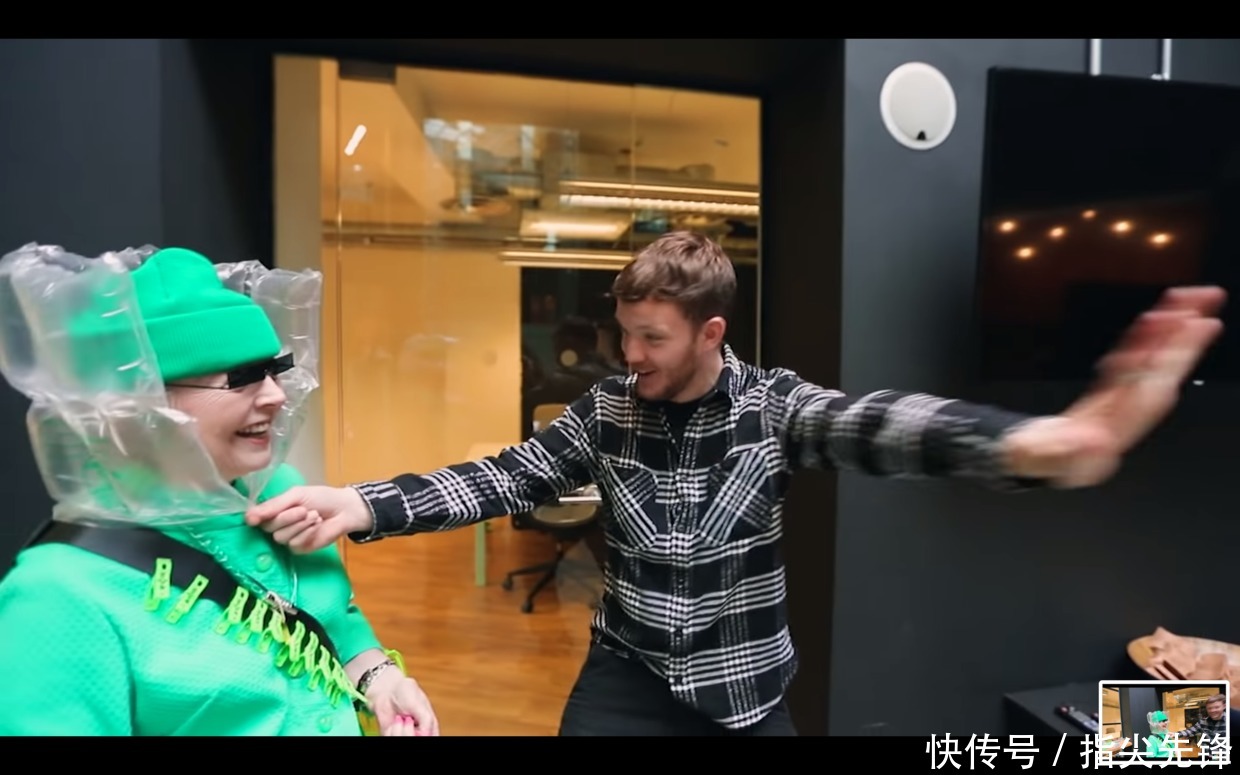 100块把土鳖宅男变鲜肉超模，英国俩沙雕小哥把时尚圈玩坏了